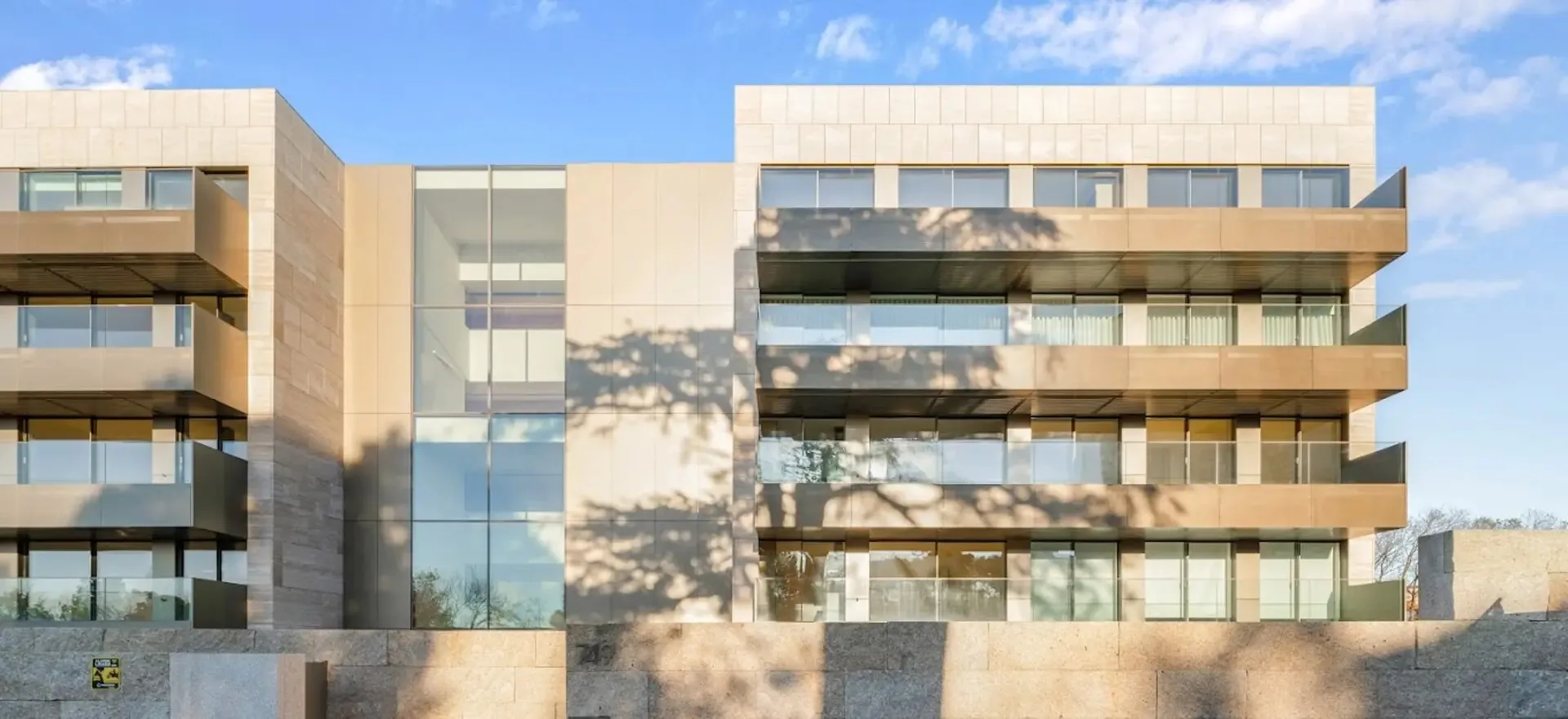 Edifício residencial de gama alta no Grande Porto sob gestão de condomínios da Premier Living